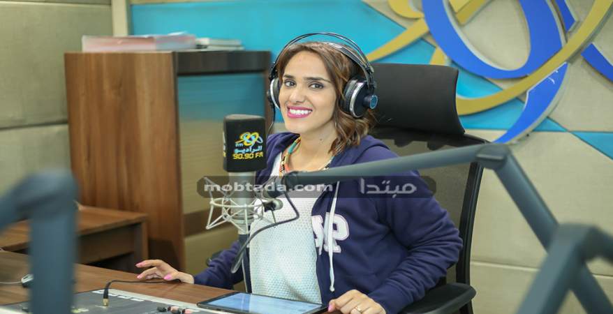 أيمن مصطفى لـ«الراديو بيضحك»: الوحى بينزل علىّ فى العربية